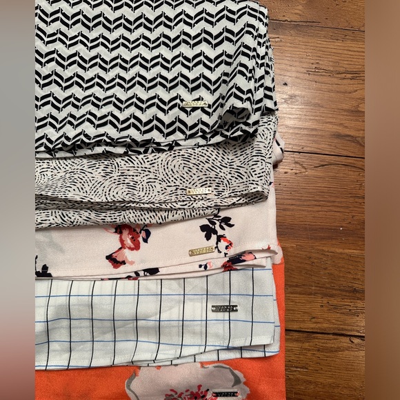 Lot of 5 Ivanka Trump Split Neck Top Cap Sleeves Large - Picture 2 of 11